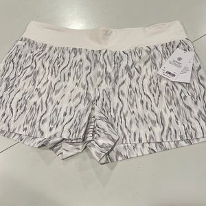 Athleta Trekkie North Shorts, Size 18 - New with Tags!